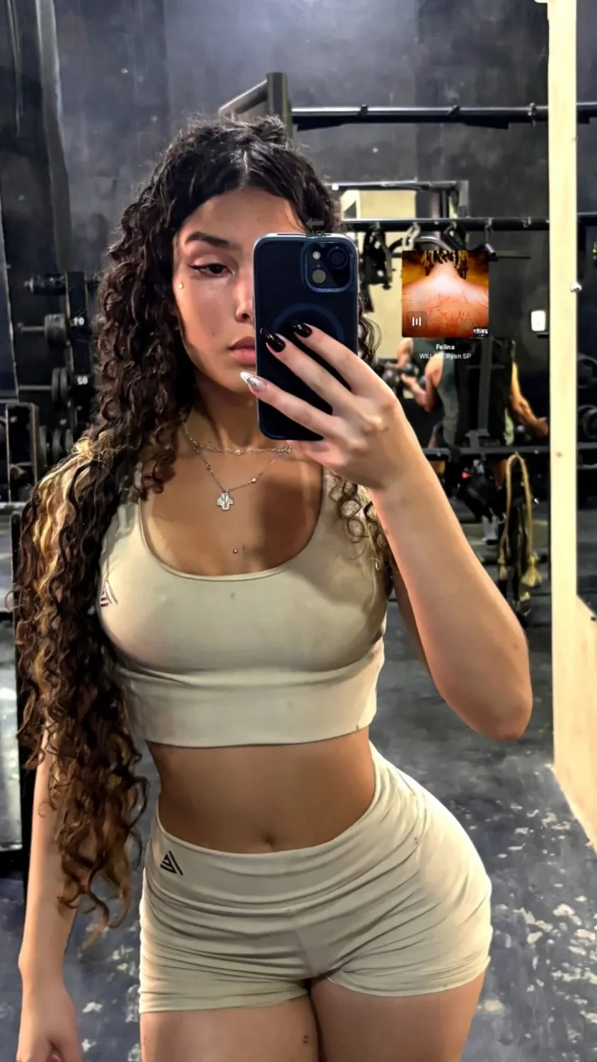 Novinha gostosa vai te fazer esporrar litros! image 15