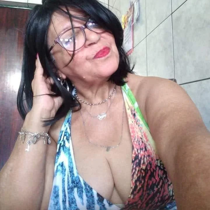 Busty €DNA Coroa NoNude / IA fake.. mas bom! image 11