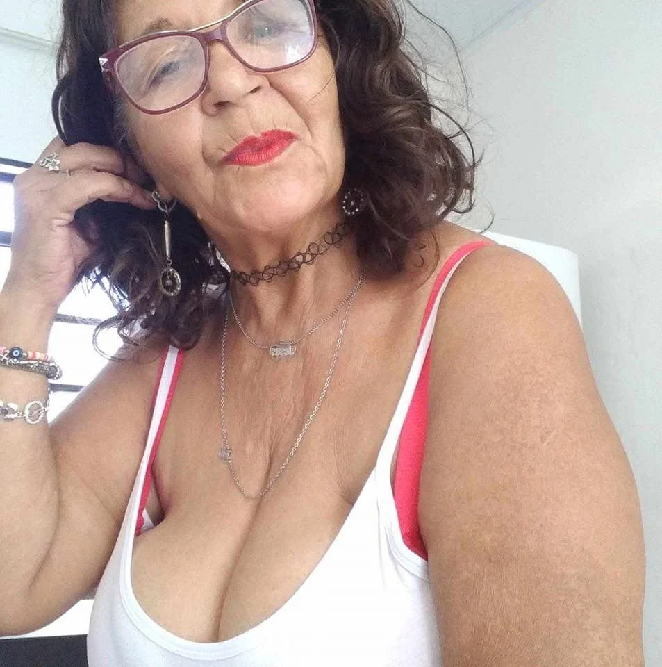 Busty €DNA Coroa NoNude / IA fake.. mas bom! image 13