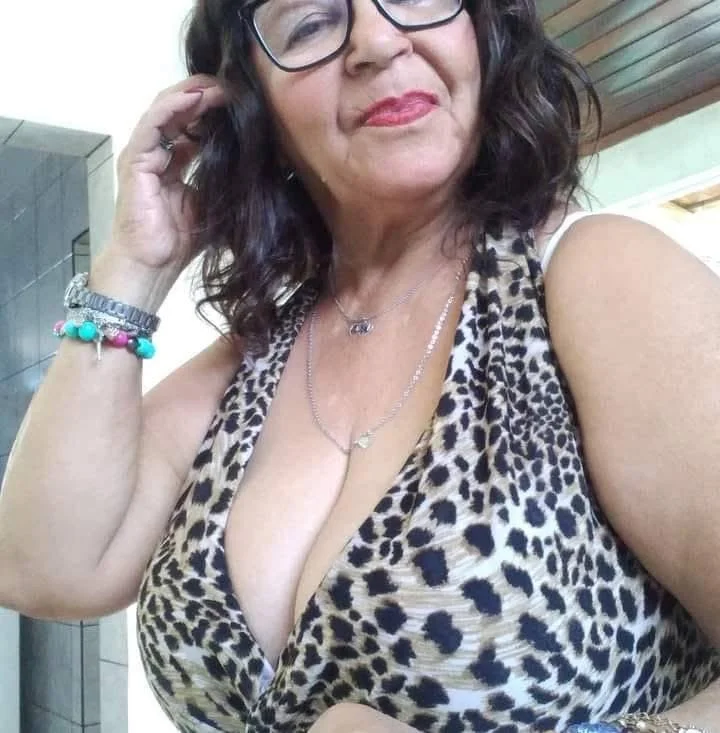 Busty €DNA Coroa NoNude / IA fake.. mas bom! image 16