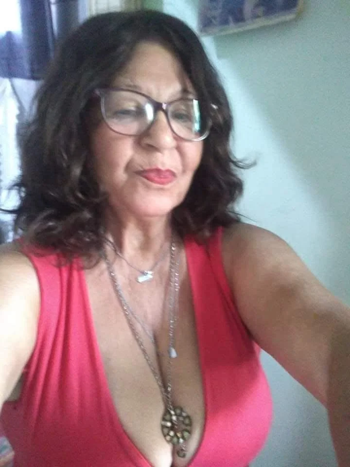 Busty €DNA Coroa NoNude / IA fake.. mas bom! image 2