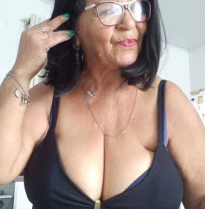 Busty €DNA Coroa NoNude / IA fake.. mas bom! image 25