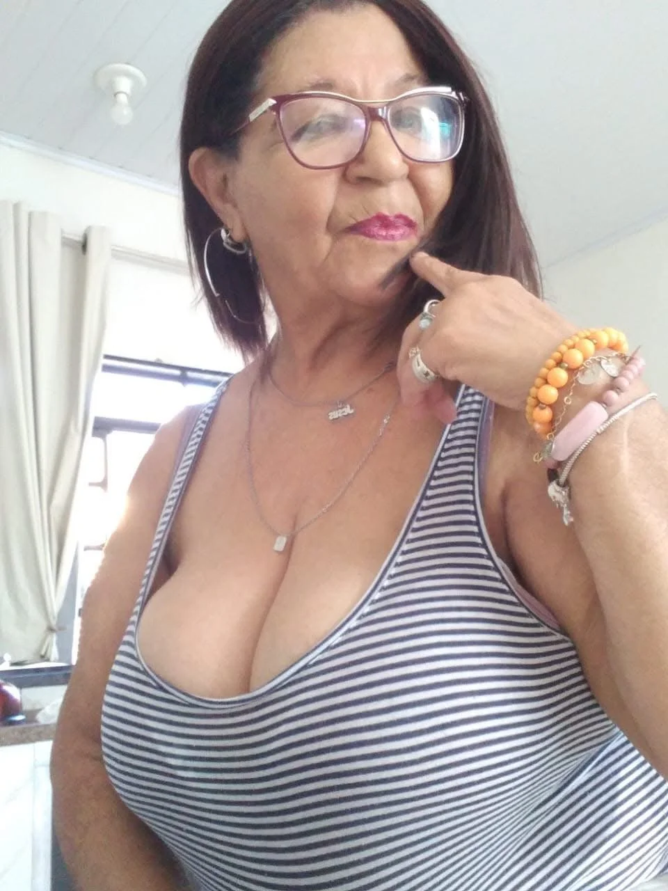 Busty €DNA Coroa NoNude / IA fake.. mas bom! image 28