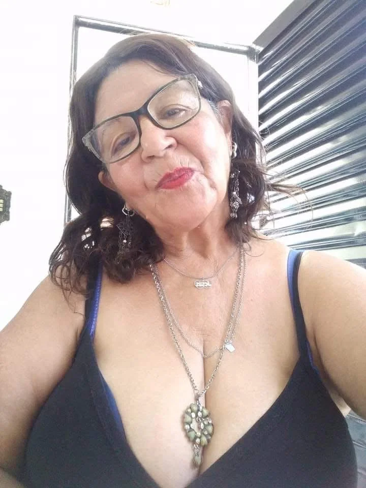 Busty €DNA Coroa NoNude / IA fake.. mas bom! image 33