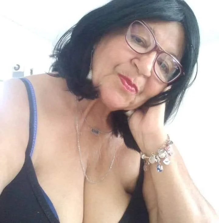 Busty €DNA Coroa NoNude / IA fake.. mas bom! image 6