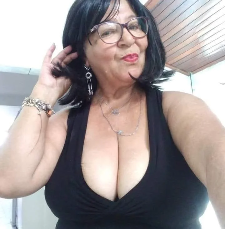 Busty €DNA Coroa NoNude / IA fake.. mas bom! image 7