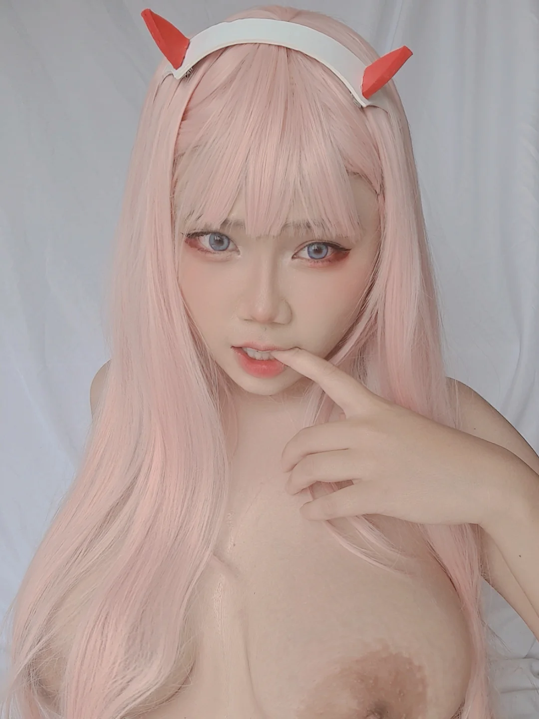Huge tits on Asian model - ┴snuuʎɐu image 9