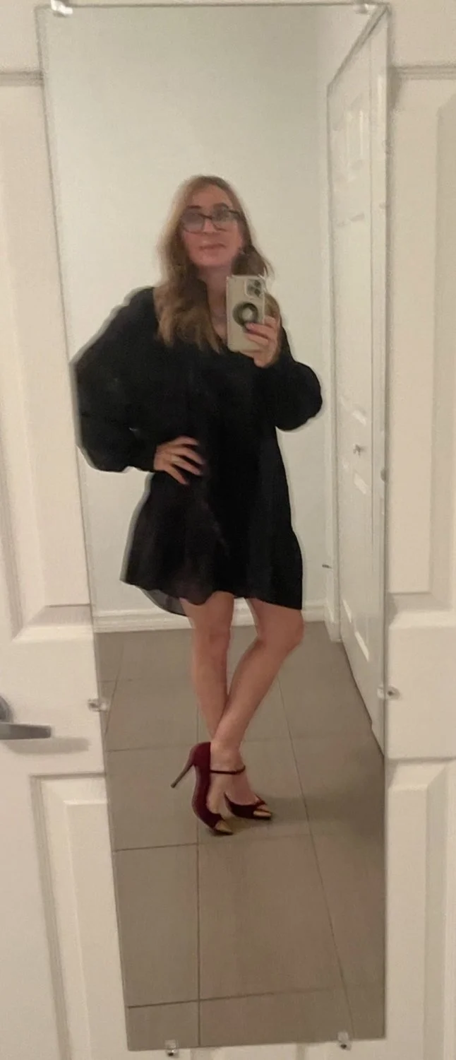 Blonde MILF has a kink for younger cock (texts) image 7