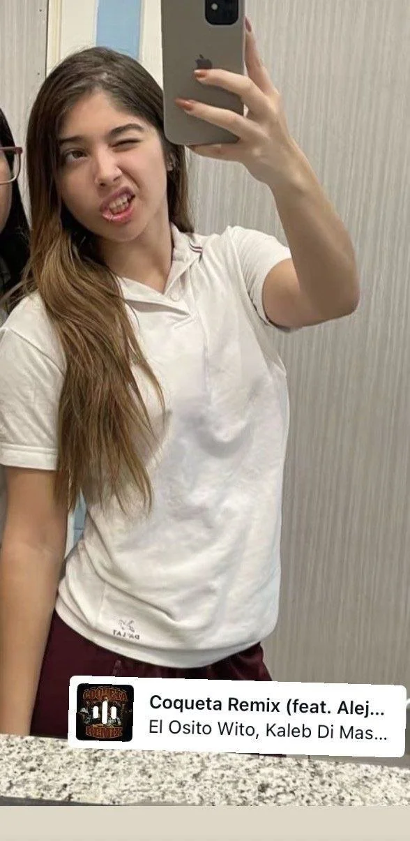 Pendeja expuesta comiendose toda la verga main image