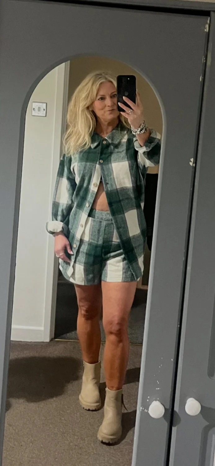 Hot MILF image 6