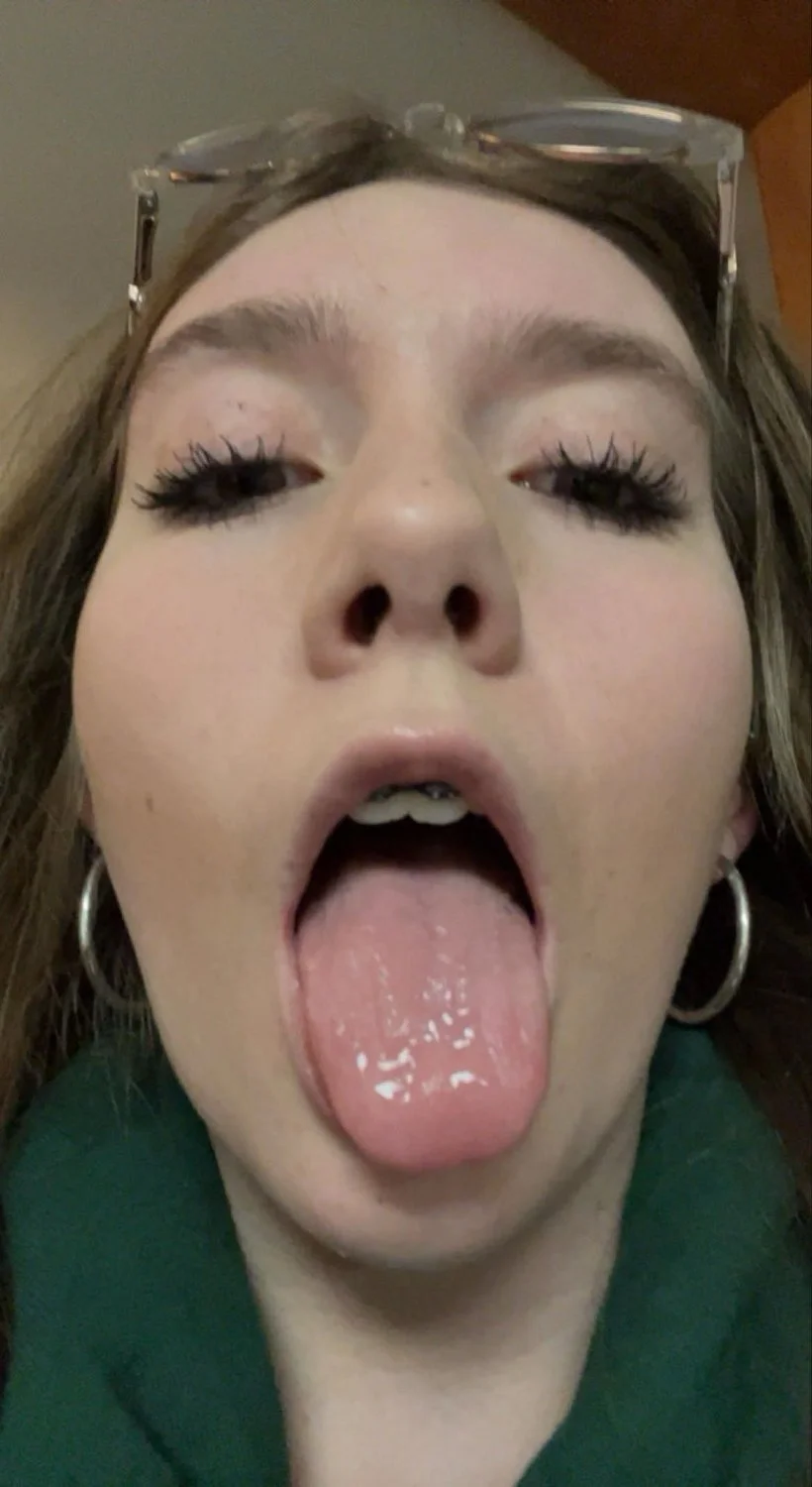 Emma 19 image 2