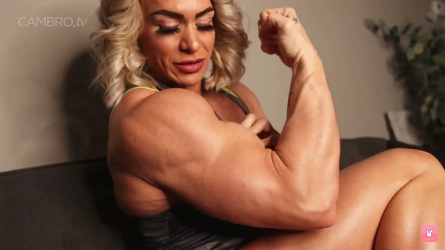 Mrs Flesher, masturbating her hypertrophic veiny biceps image 15