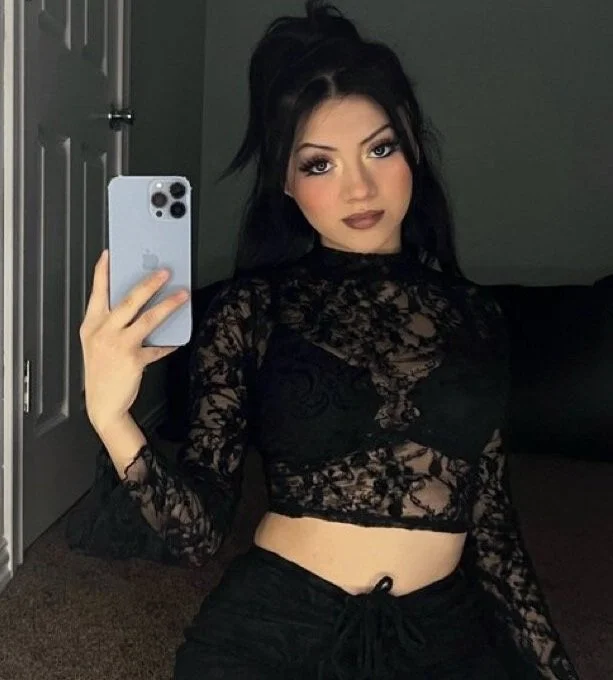 Amateur teen beauty main image