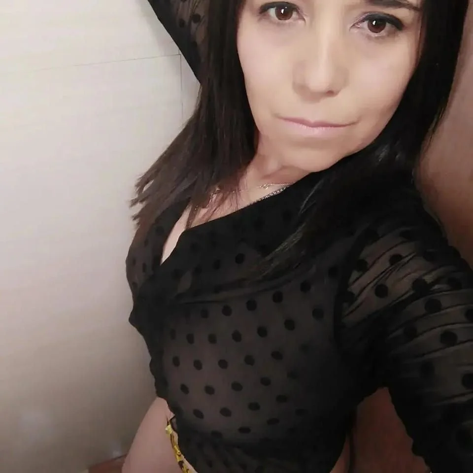 Milf Andrea image 3