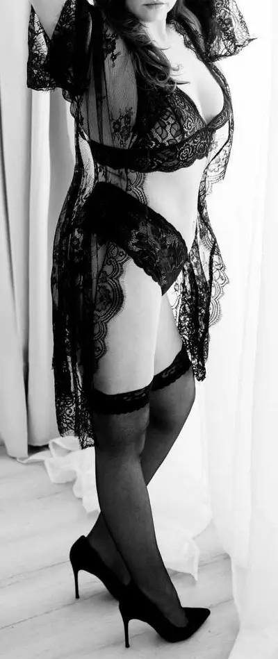 Horny housewife boudoir private photo shoot cover image