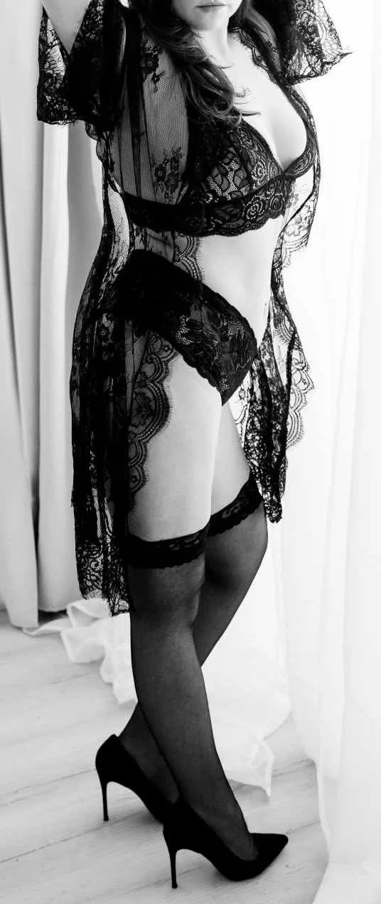 Horny housewife boudoir private photo shoot image 1