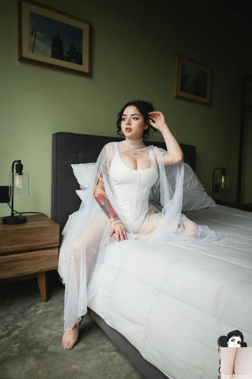 Neveska Martinez image 23