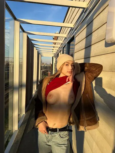 LeiaVon - my public content😋🔥 cover image