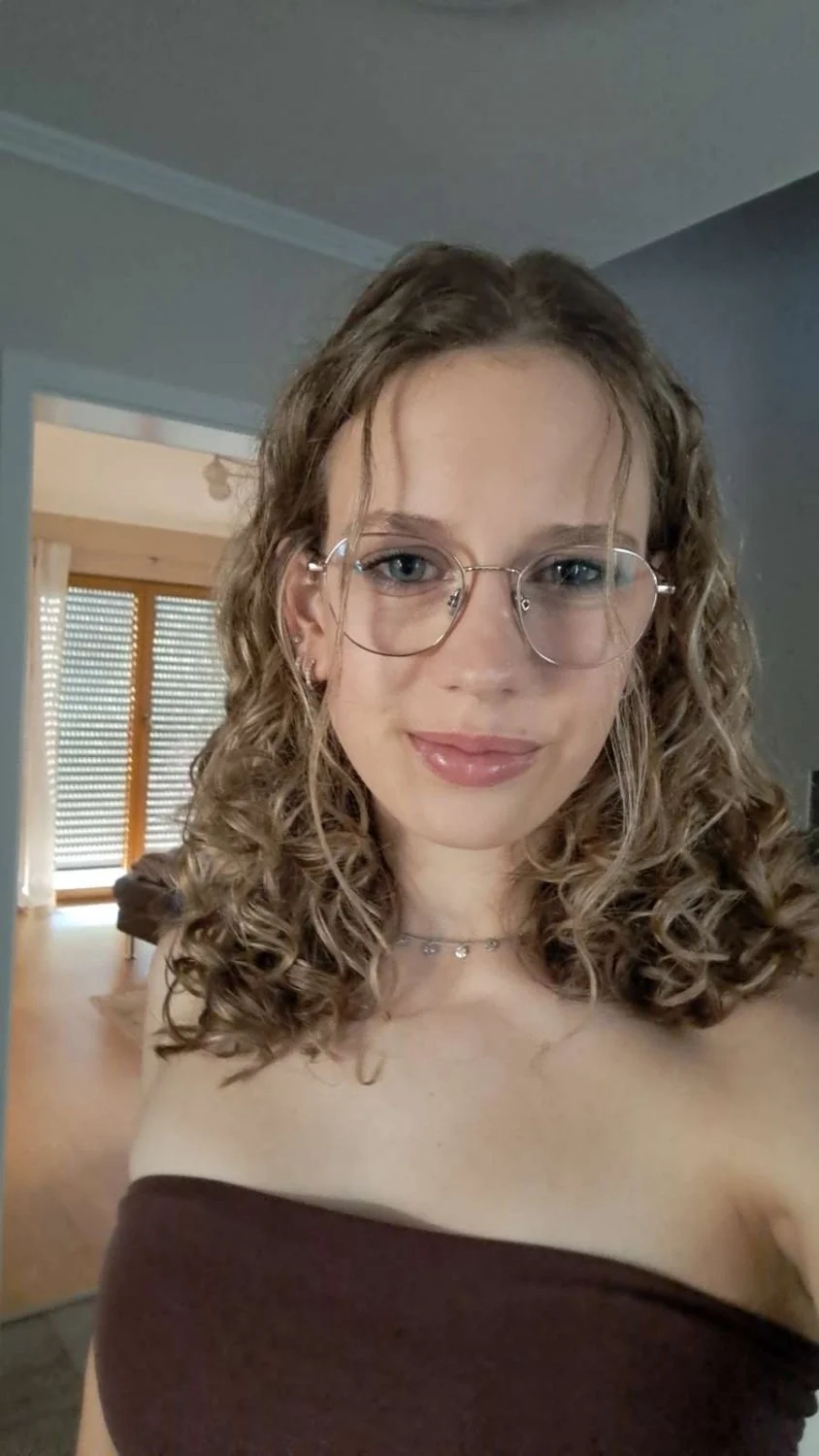 Deutsches Cumface Christina image 2