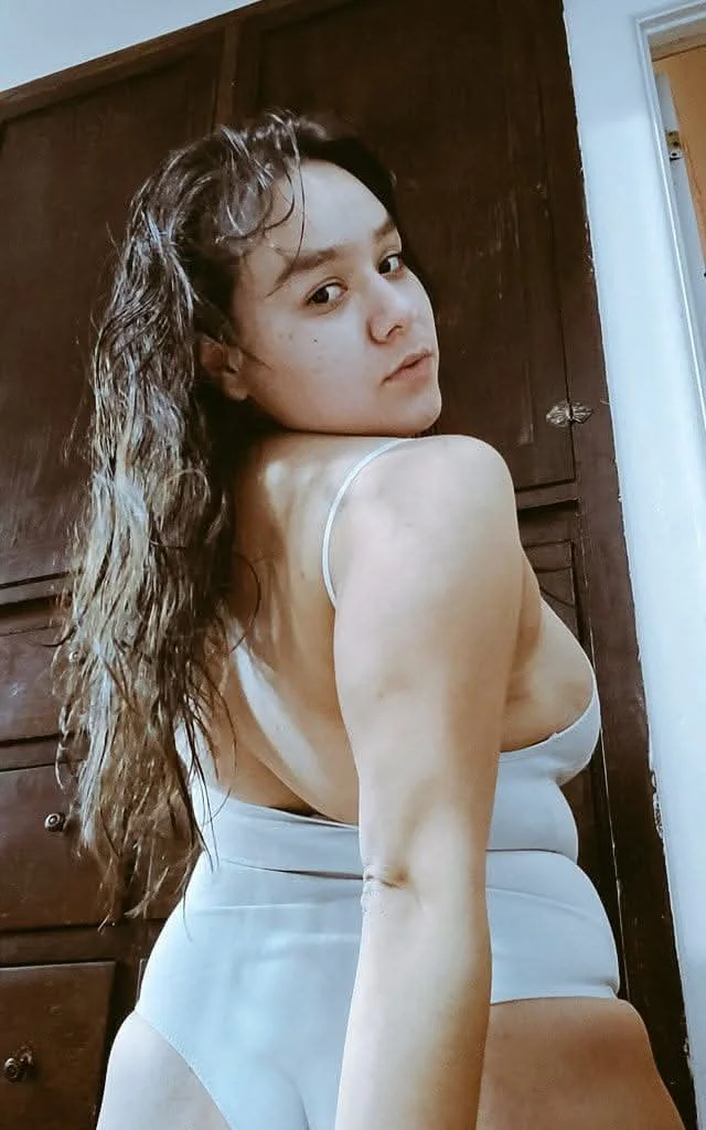 Mexican milf image 9