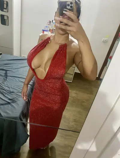 Peitudas se exibindo no app Enjoei cover image