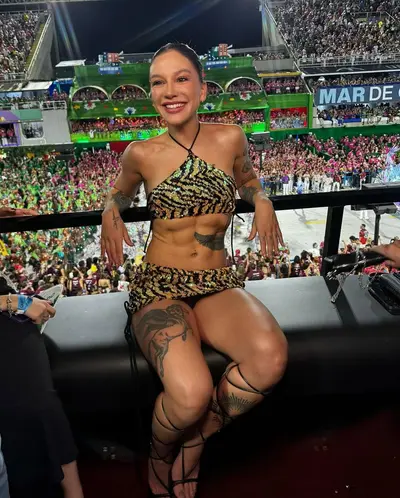 Pricila ficou uma delícia depois que veio para o nosso lado a da putaria cover image