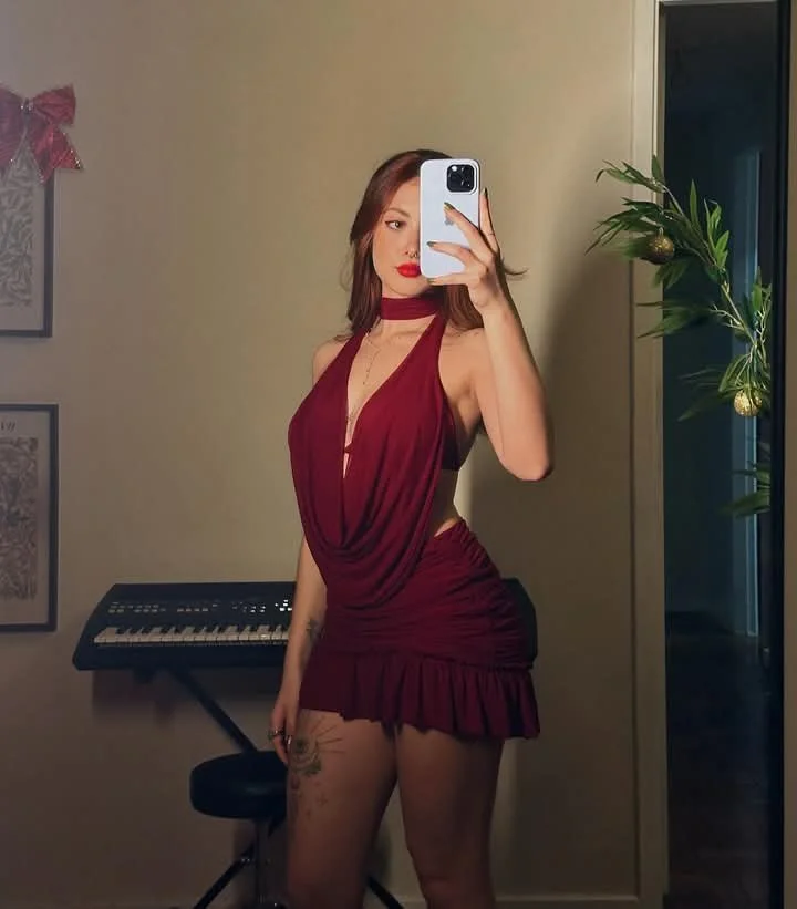 Ruiva gostosa image 2