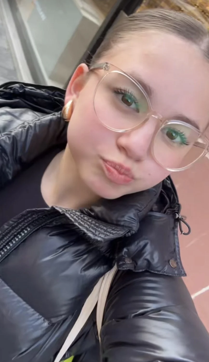 Aleyna movez main image