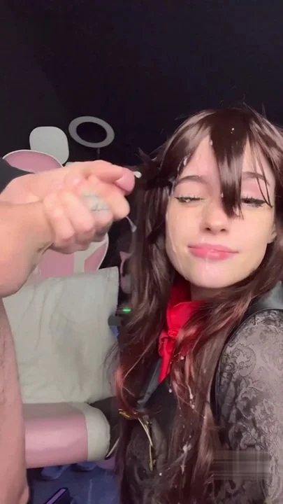 BELLISIMA PENDEJA PETERA LLENA D LECHE image 3