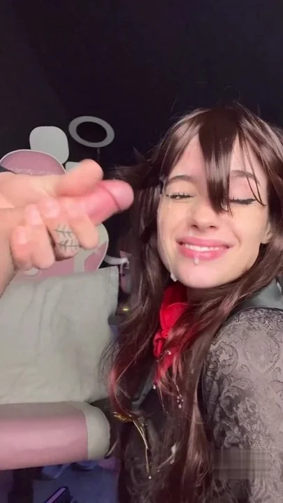 BELLISIMA PENDEJA PETERA LLENA D LECHE image 6
