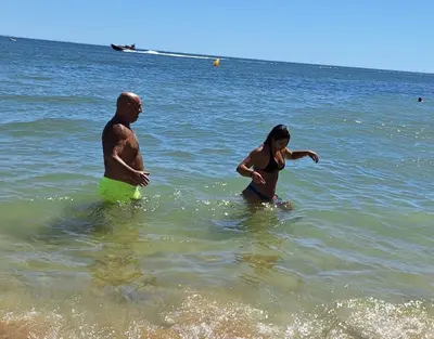 Novinha tuga de 2007 com o avô cover image