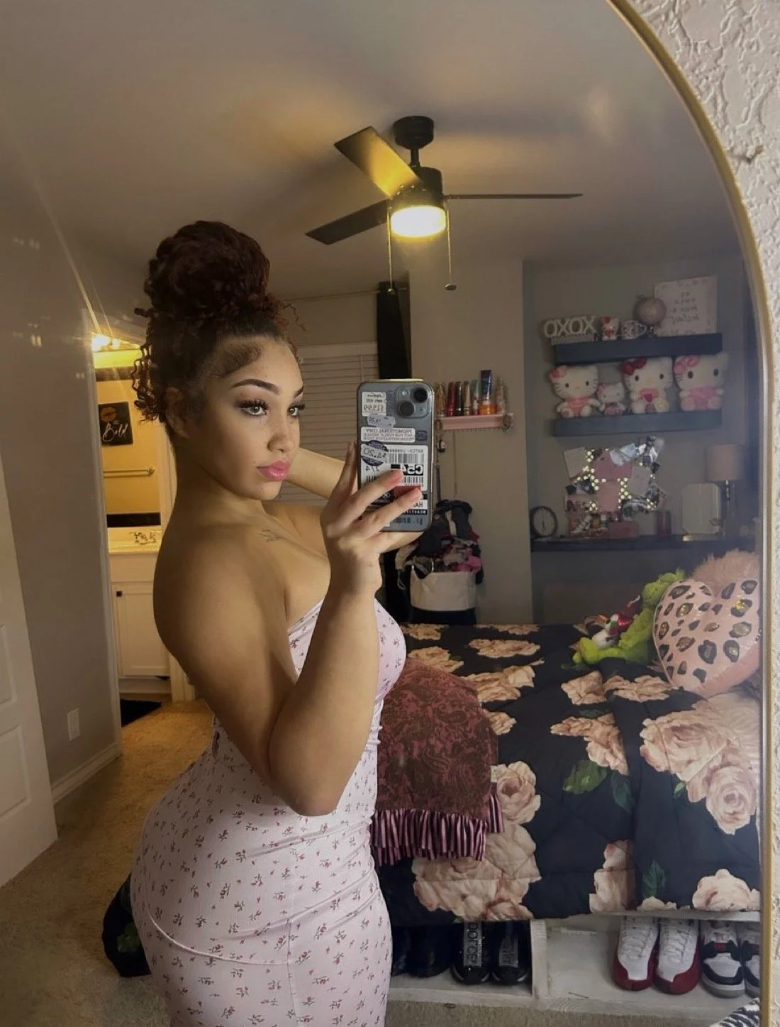 thick and sexy light skin main image