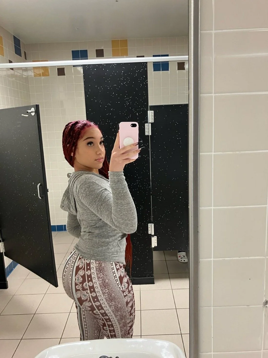 thick and sexy light skin image 25