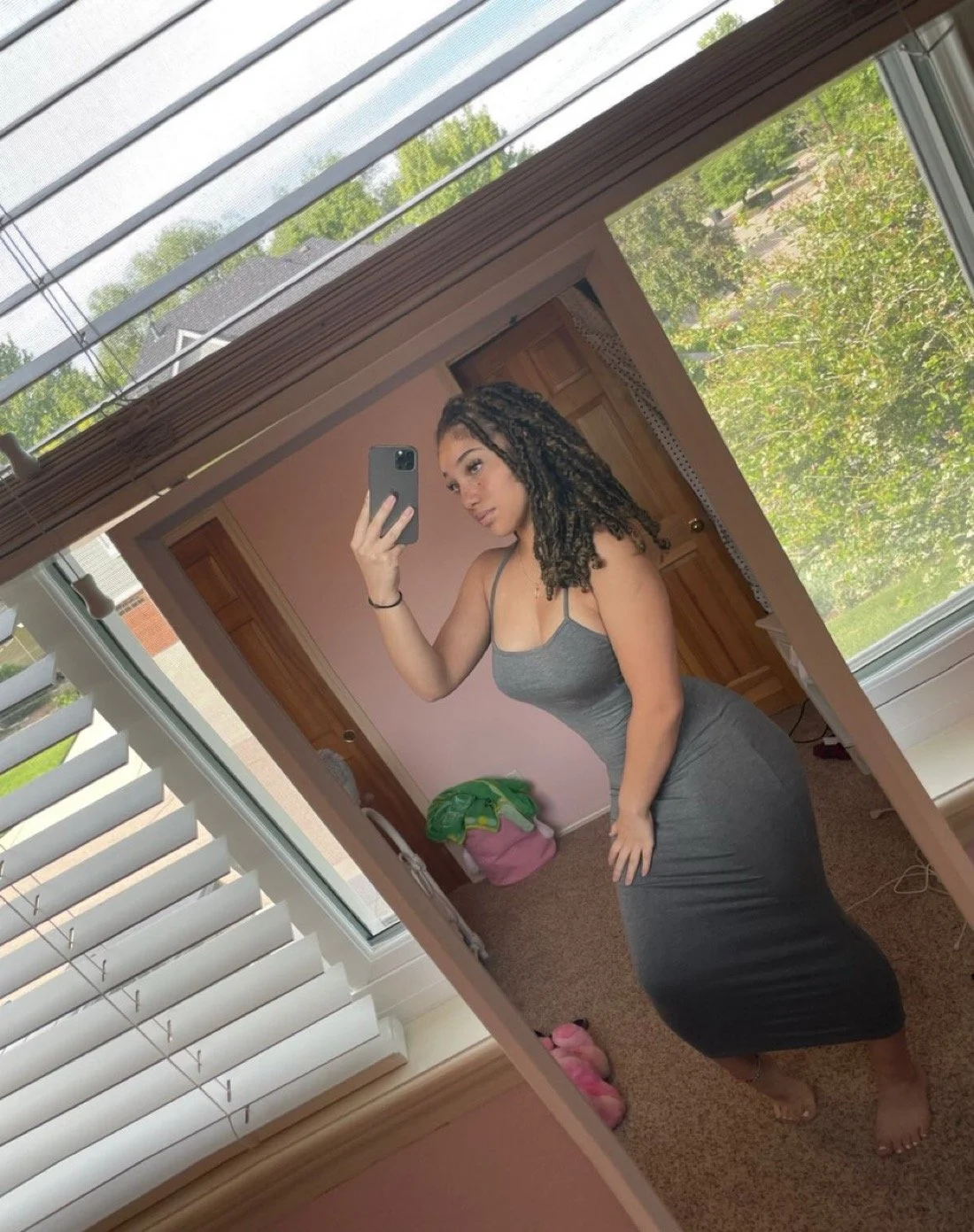 thick and sexy light skin image 28
