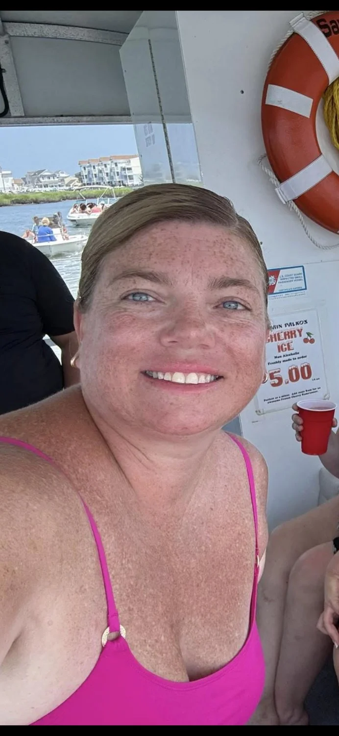 Philly sexy mom image 10