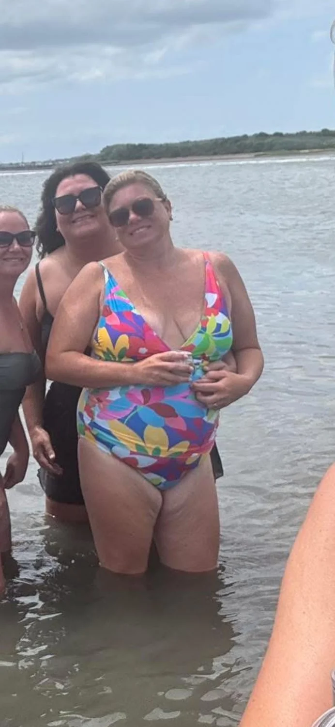Philly sexy mom image 13