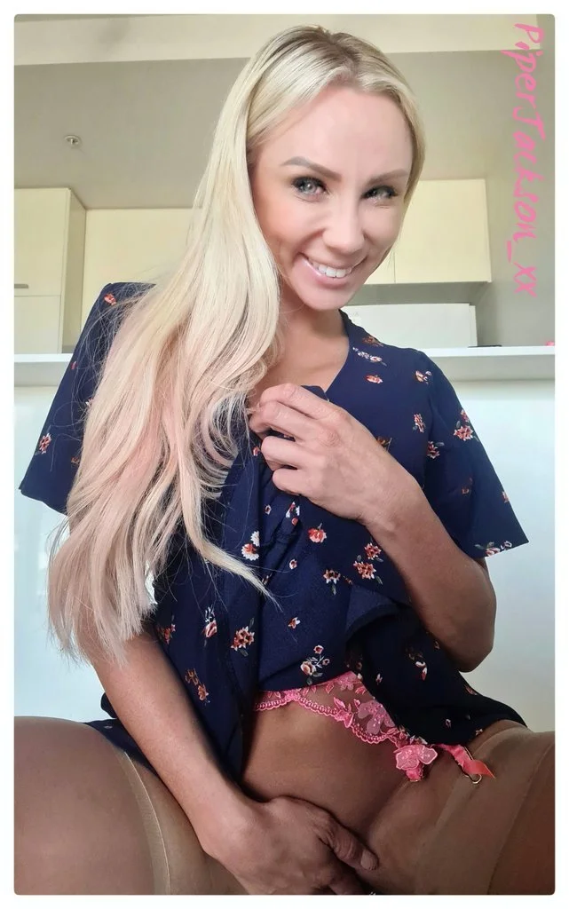 Sexy Hotmilf Piper 🥵 image 20