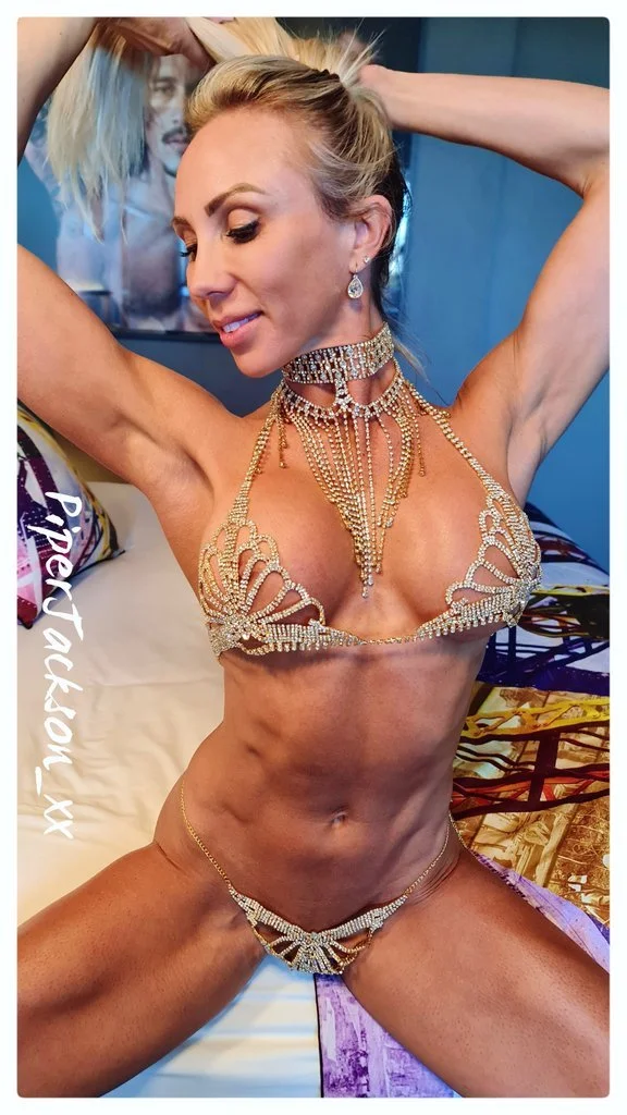 Sexy Hotmilf Piper 🥵 image 8