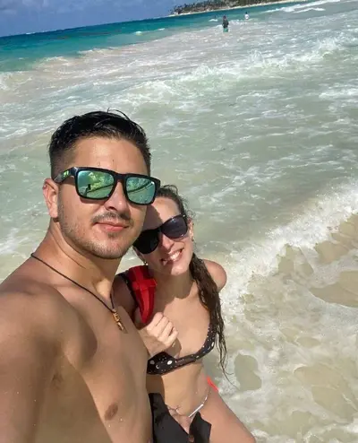 Novinha puta vazada no boquete, safada tomou gozada na boca e caiu na net cover image