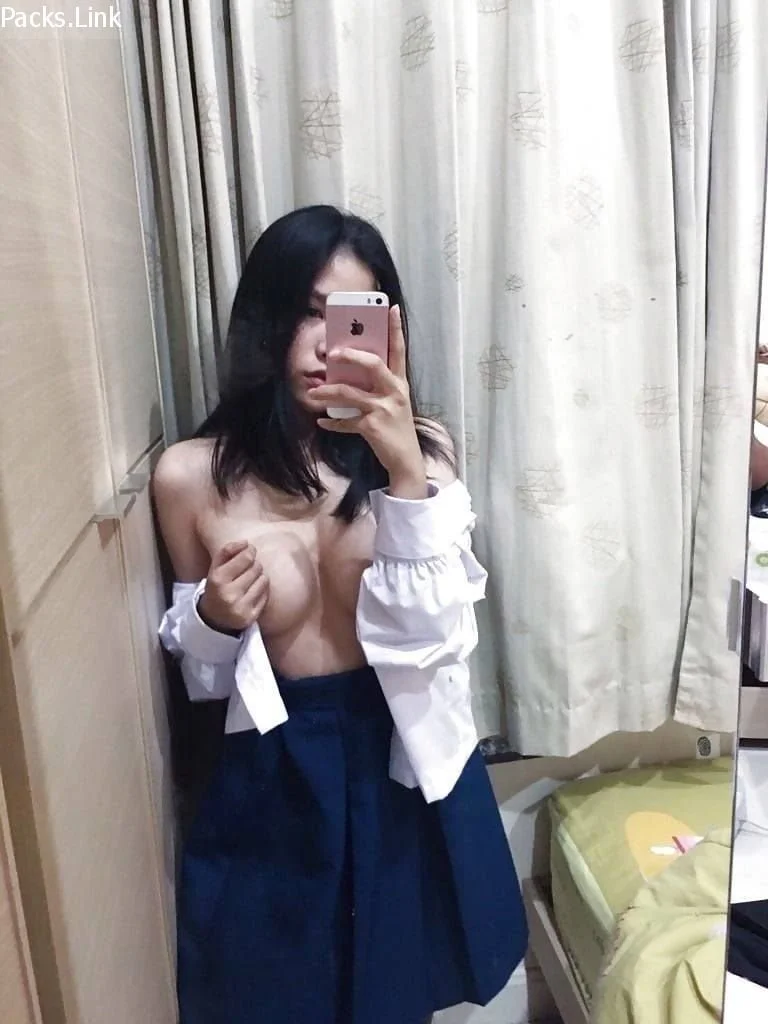 Colegiala asiatica con ricas tetas image 8