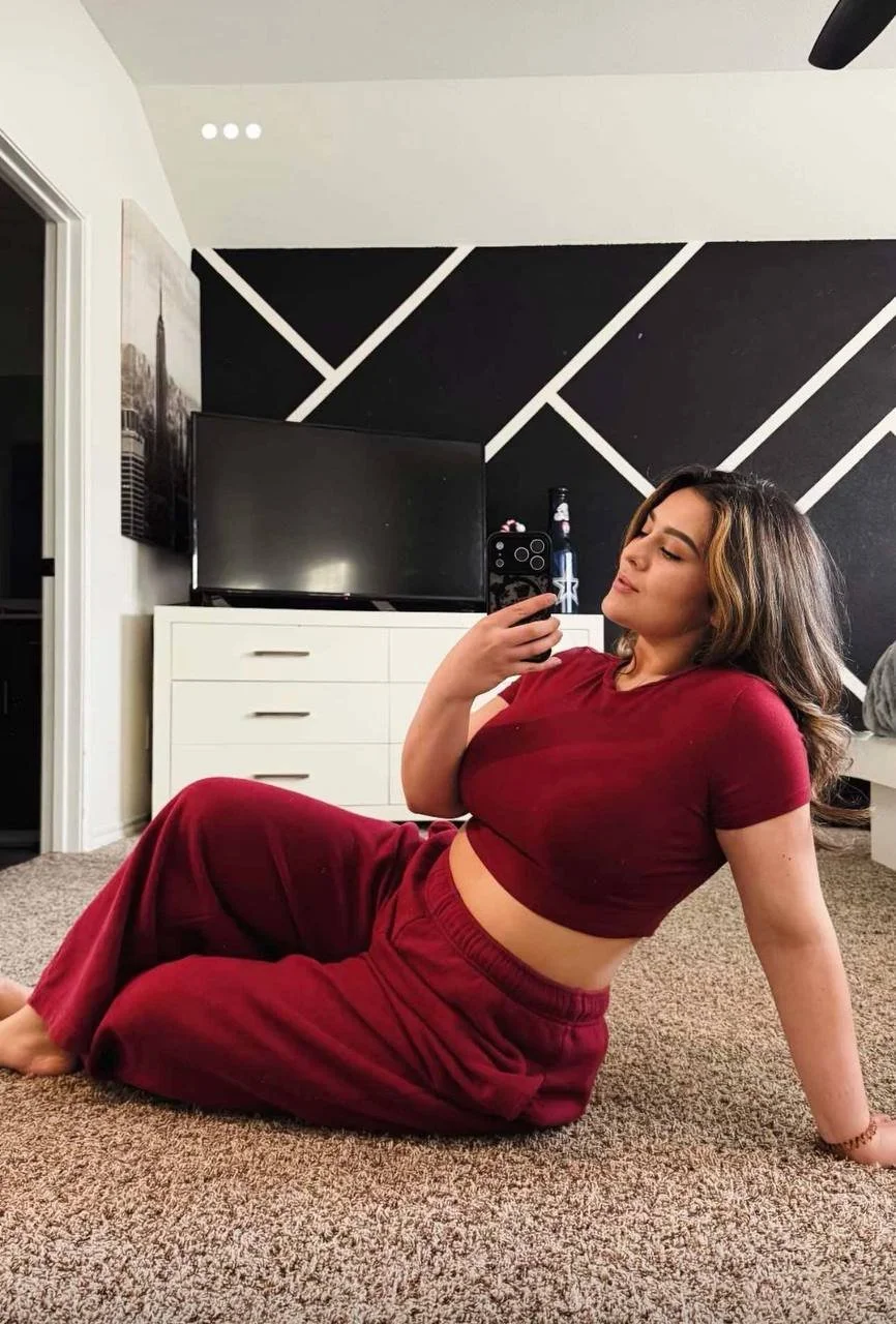 how are we feeling about this pregnant gym slut anna image 16