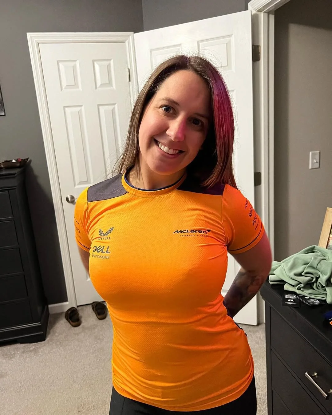 Busty Brunette Milf Lost 1 image 7