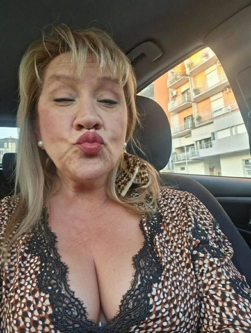 Introducing the Italian mature slut Guisy by Lord_Deem main image