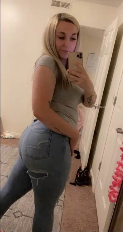 Sexy blonde PAWG with beautiful big tits and a fat ass cover image