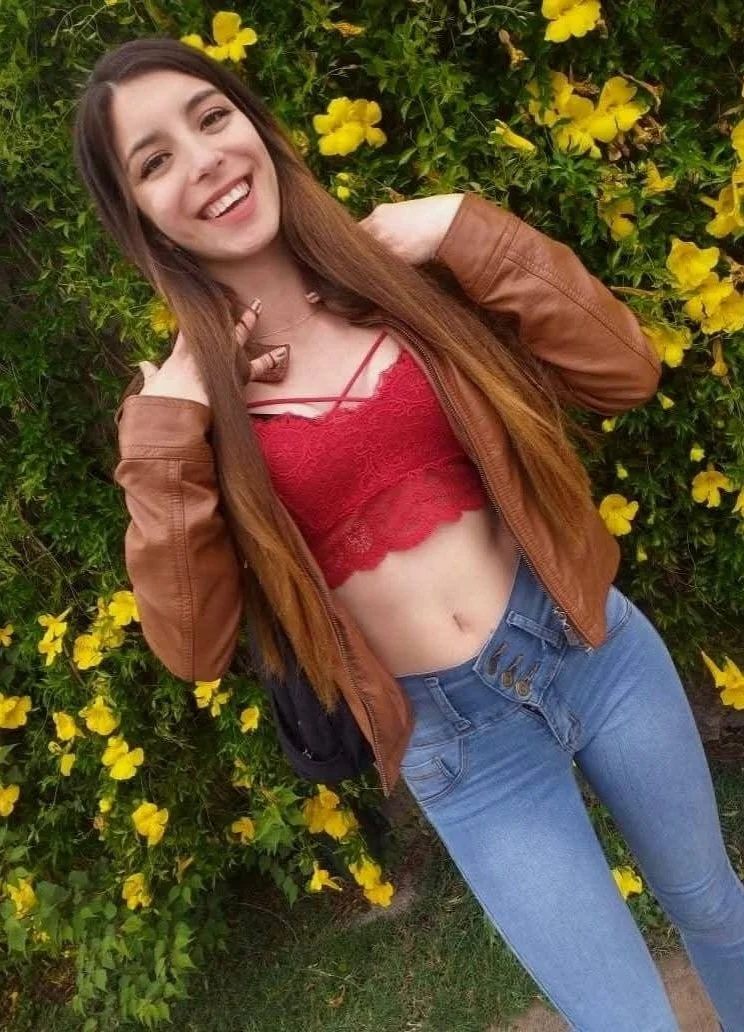 Ana ,chilena juguetona. image 5