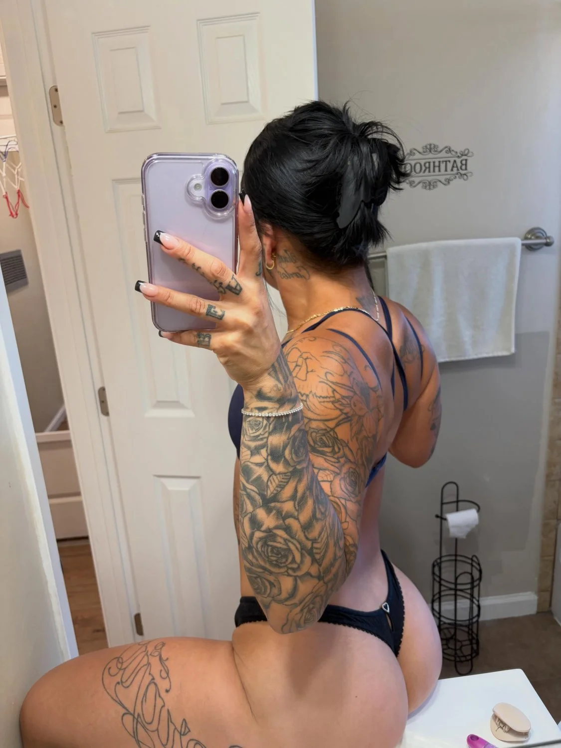 🍑📱 Booty Selfie image 35