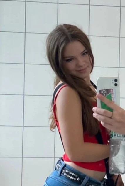 Exposing another slut main image