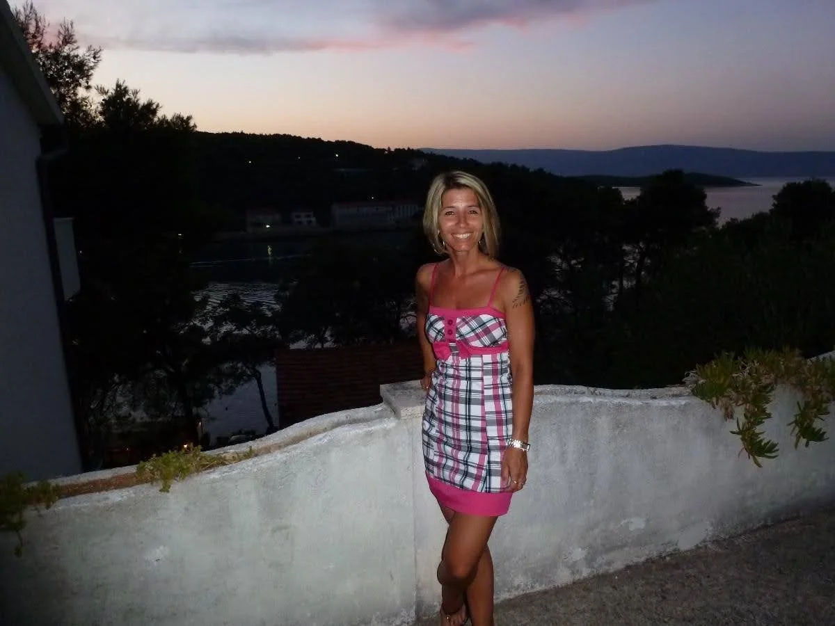 Summer Milf image 4