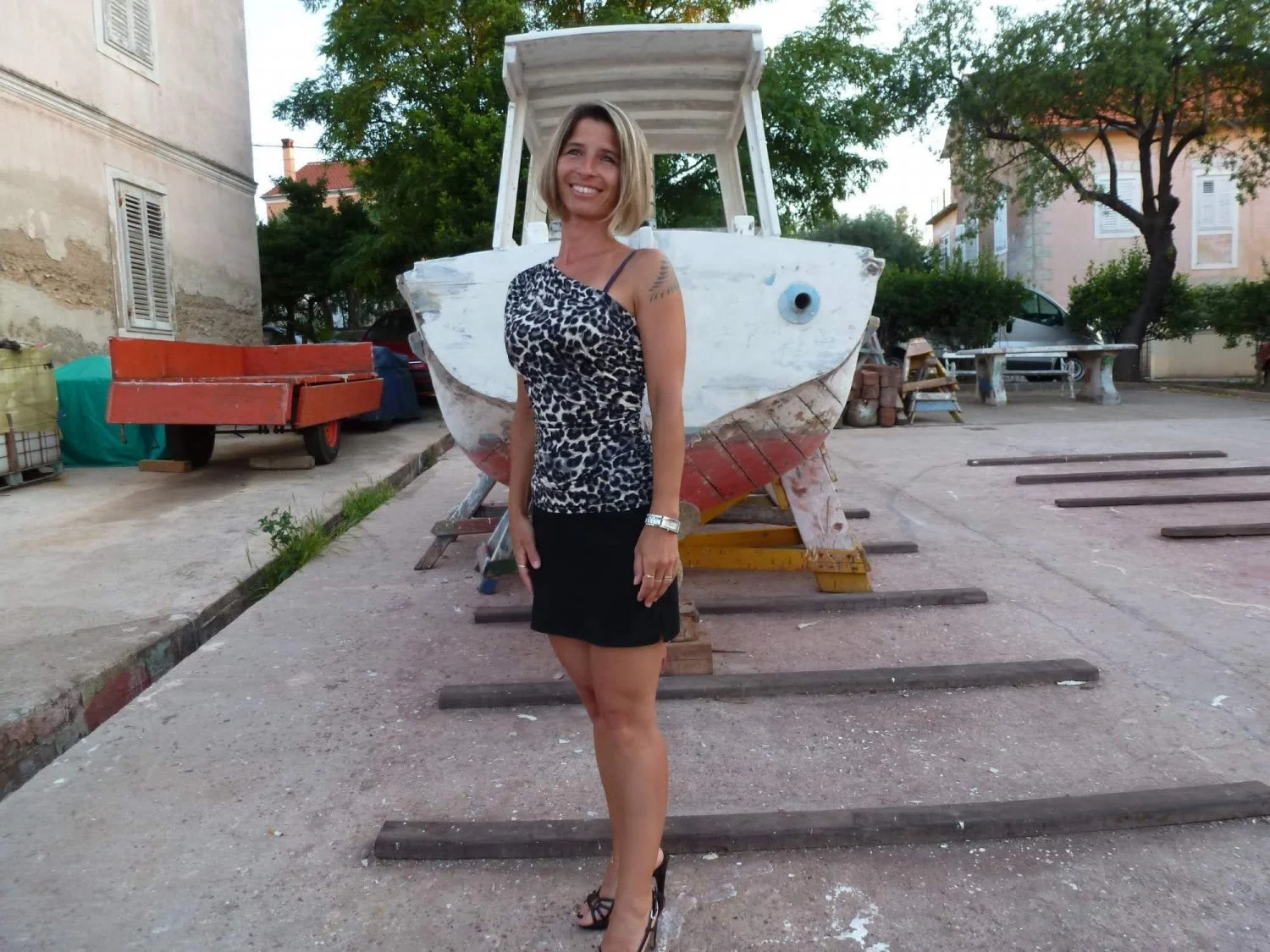 Summer Milf image 6