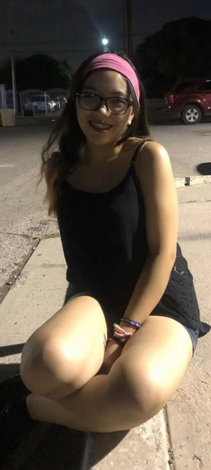 Miren la rica putita que me enviaron main image